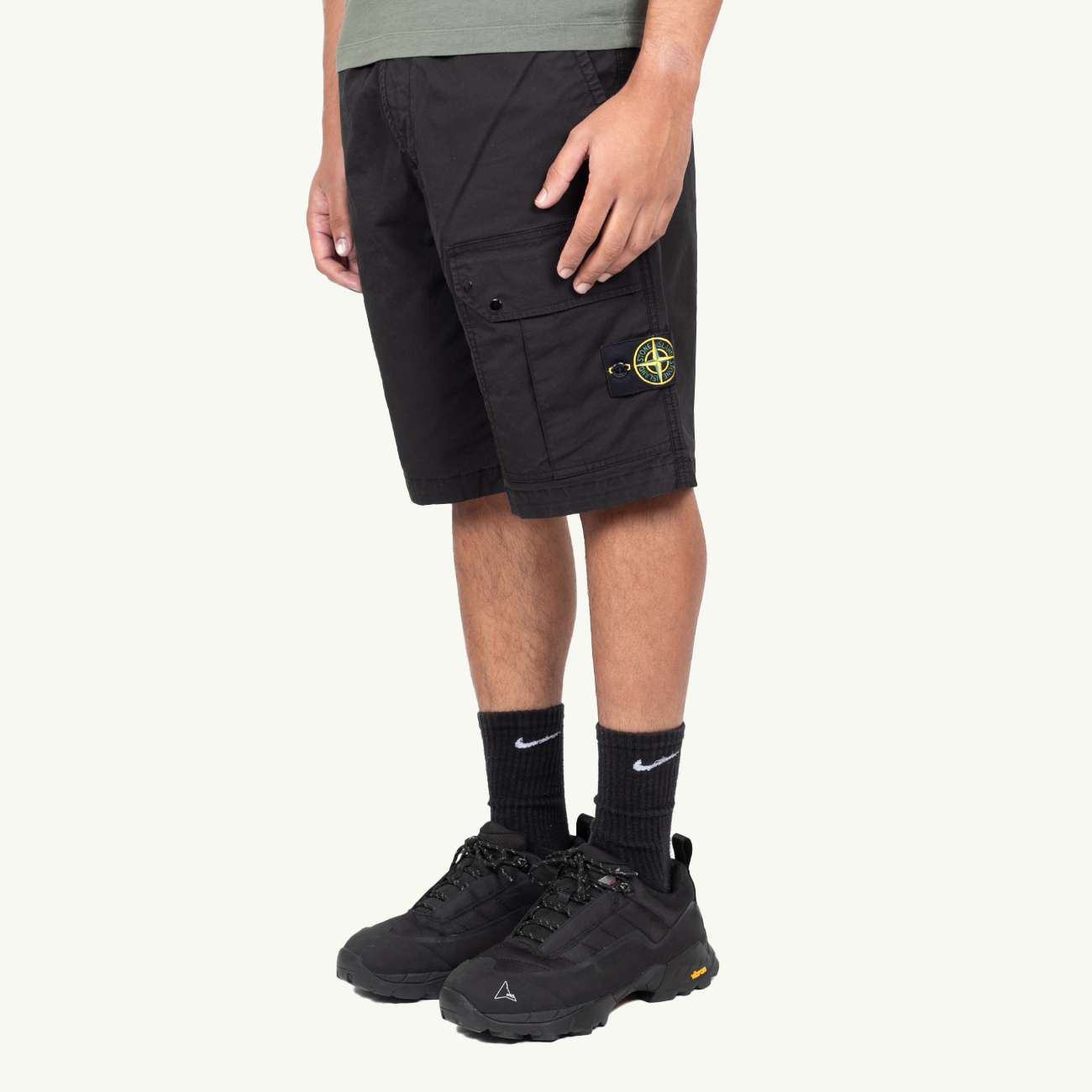 Bermuda Patch Short Regular - Black 2981