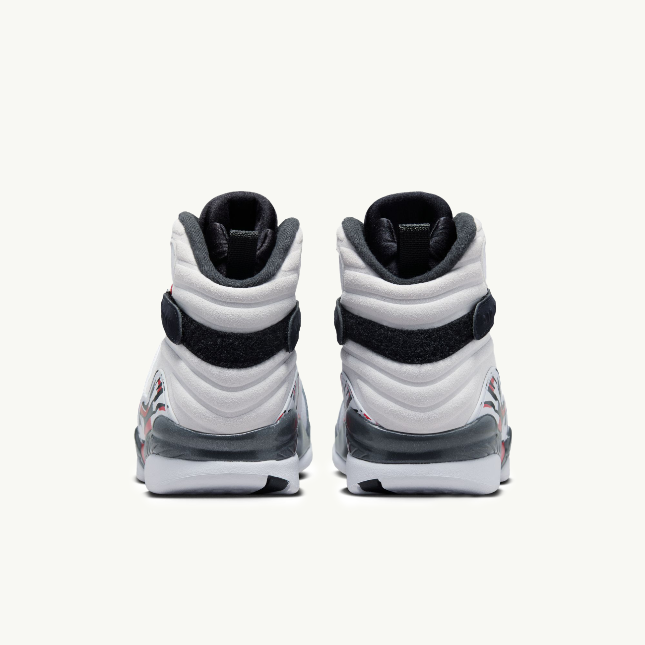 Air Jordan 8 Retro - Bugs Bunny