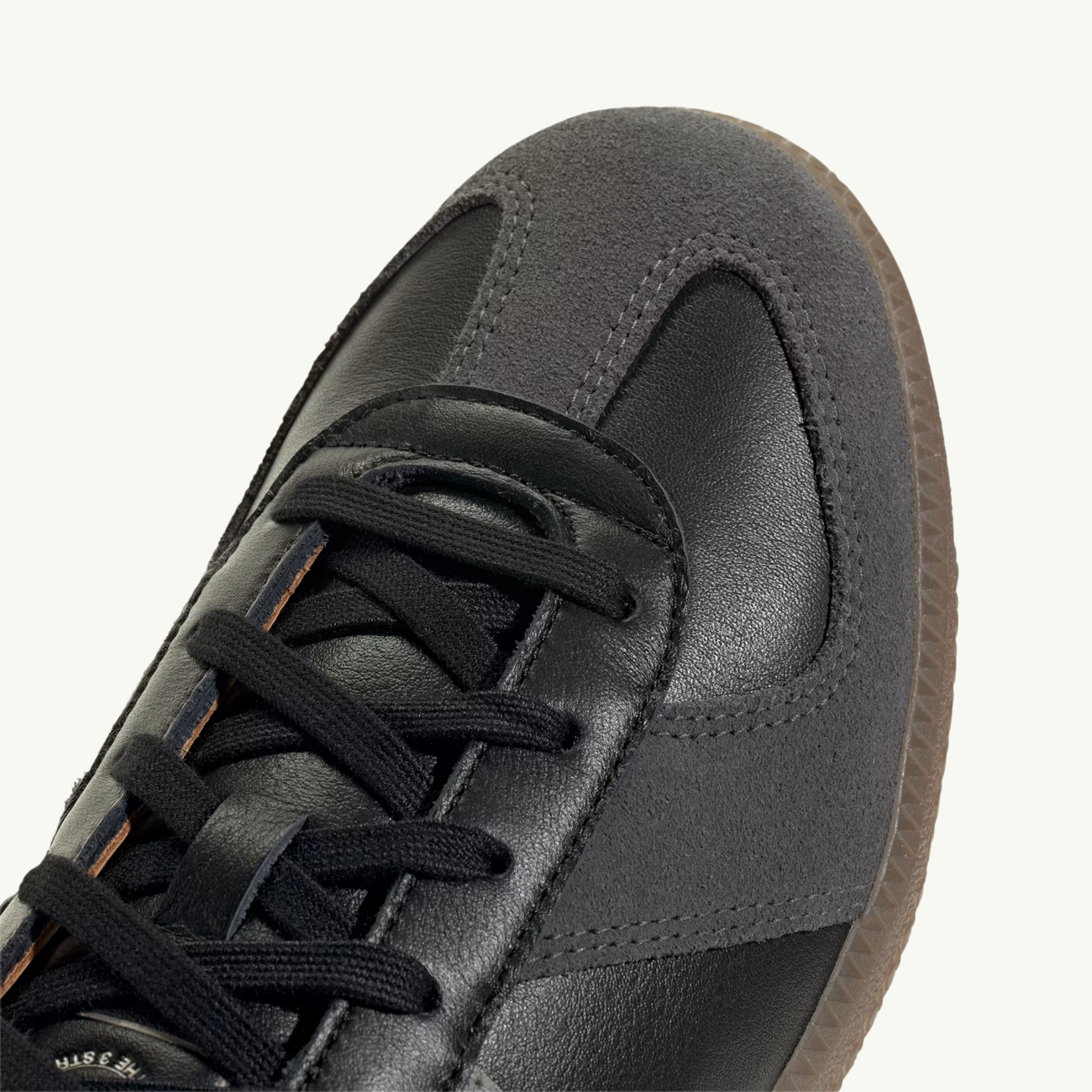 BW Army - Core Black/Charcoal Solid Grey/Gum