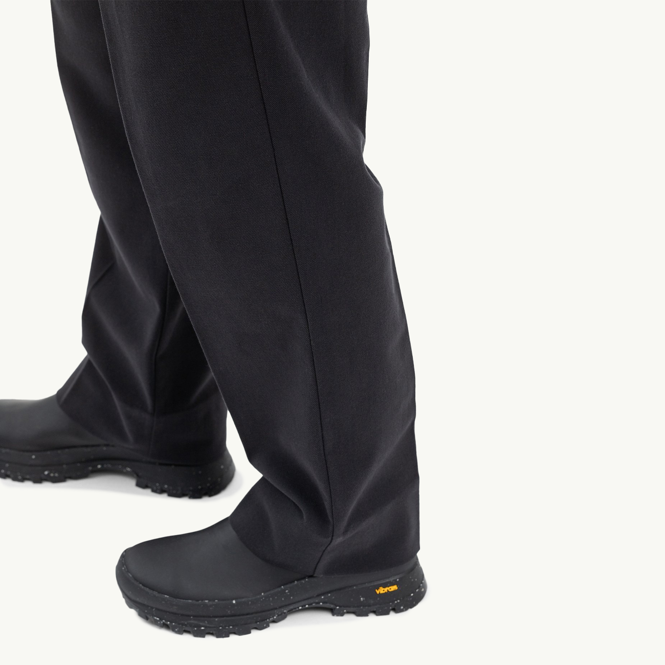 Benn Relaxed Twill Pleated Trouser - Black