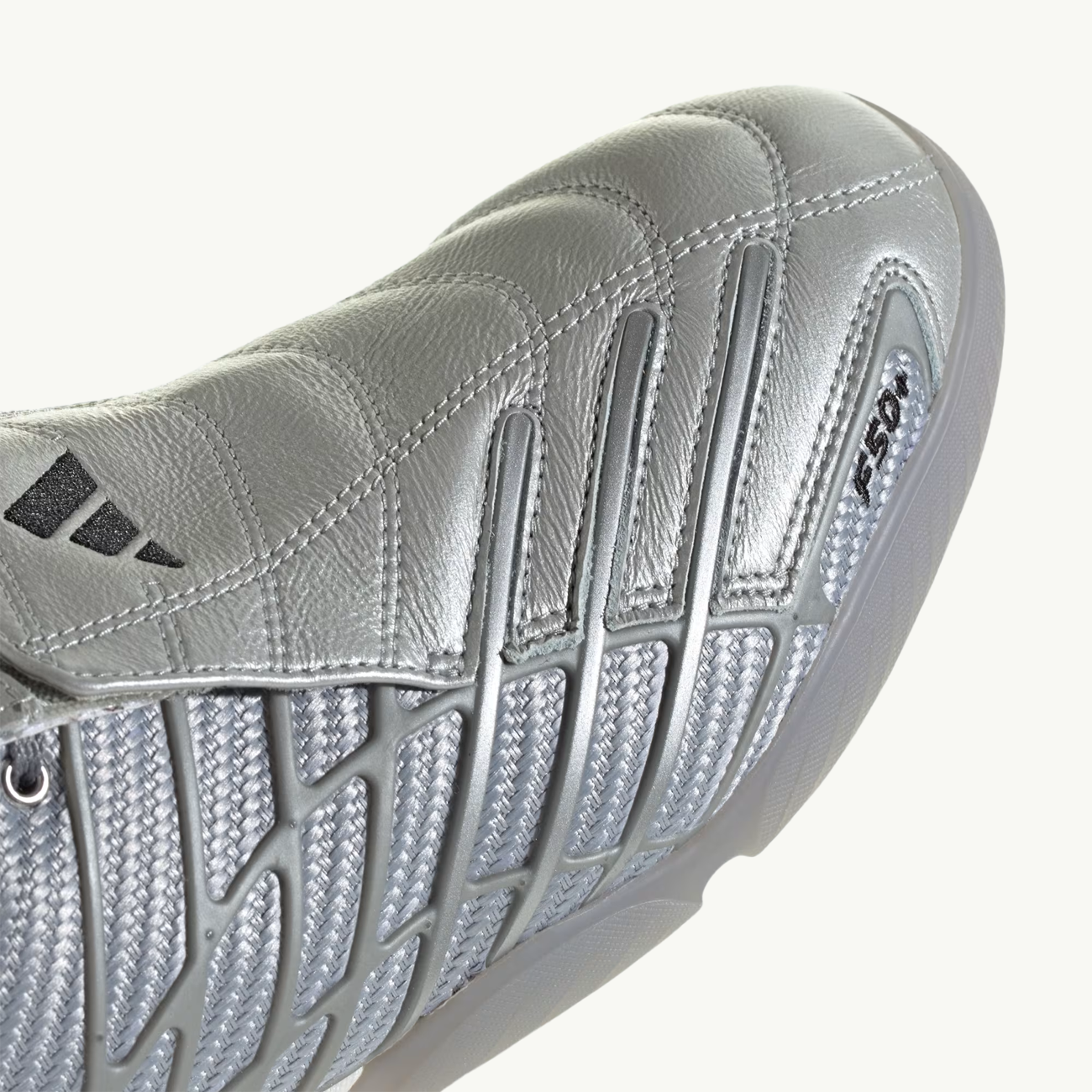 F50 Sala - Silver Metallic