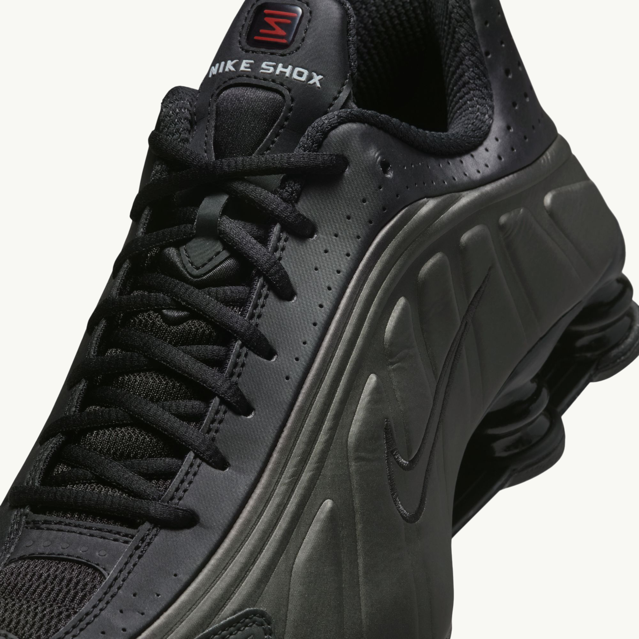Nike Shox R4 - Black