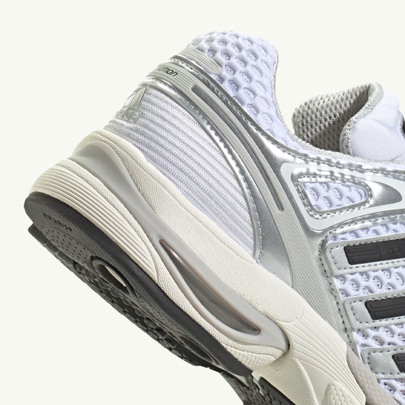 Adistar Control 5 - Silver Metallic/Grey One/Core Black