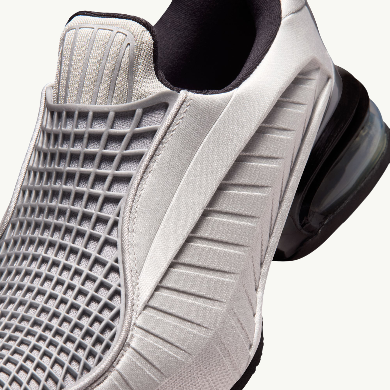 Air Max Dolce - Metallic Silver/Black