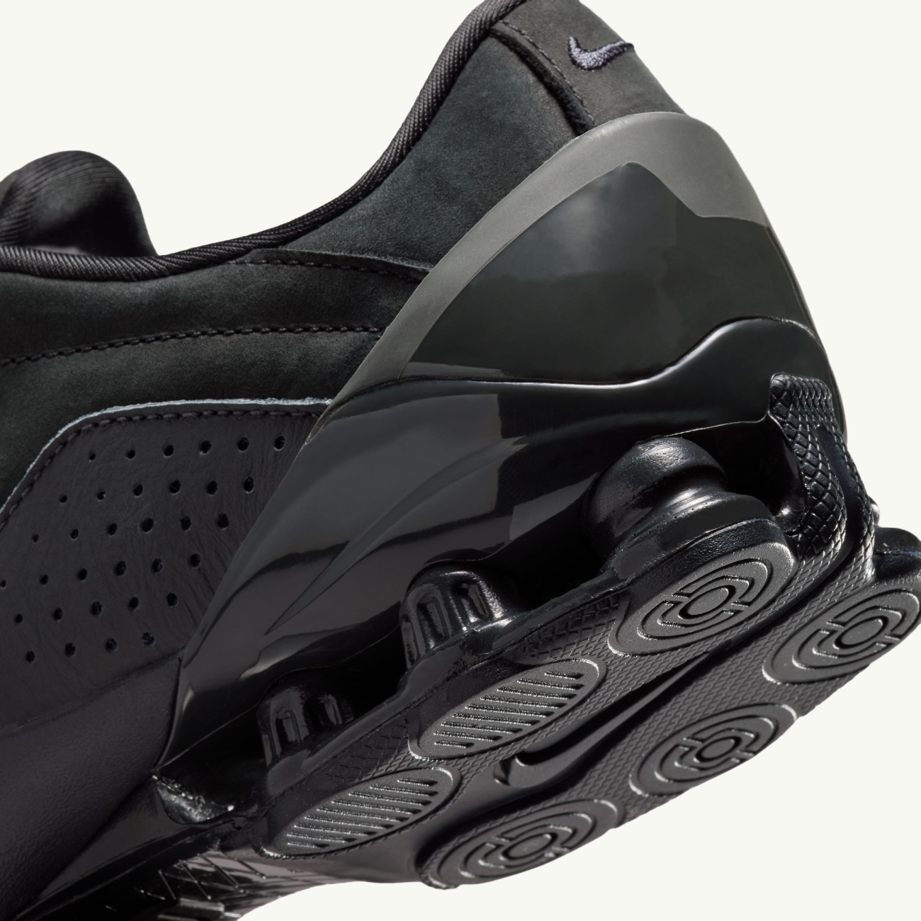 Women's Total 90 Shox Magia - Black