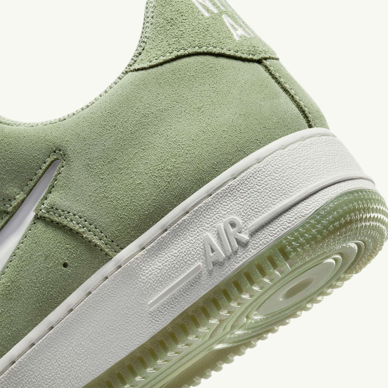 Air Force 1 Low Retro - Oil Green/Summit White