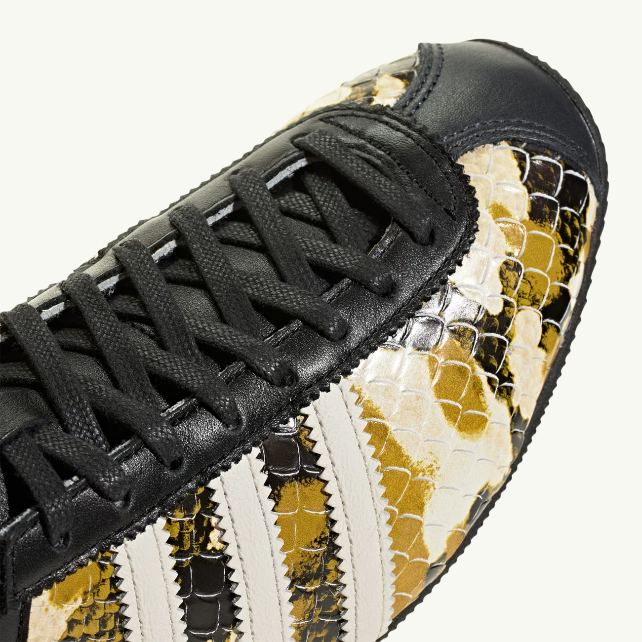 Japan - Core Black/Core White/Night Grey