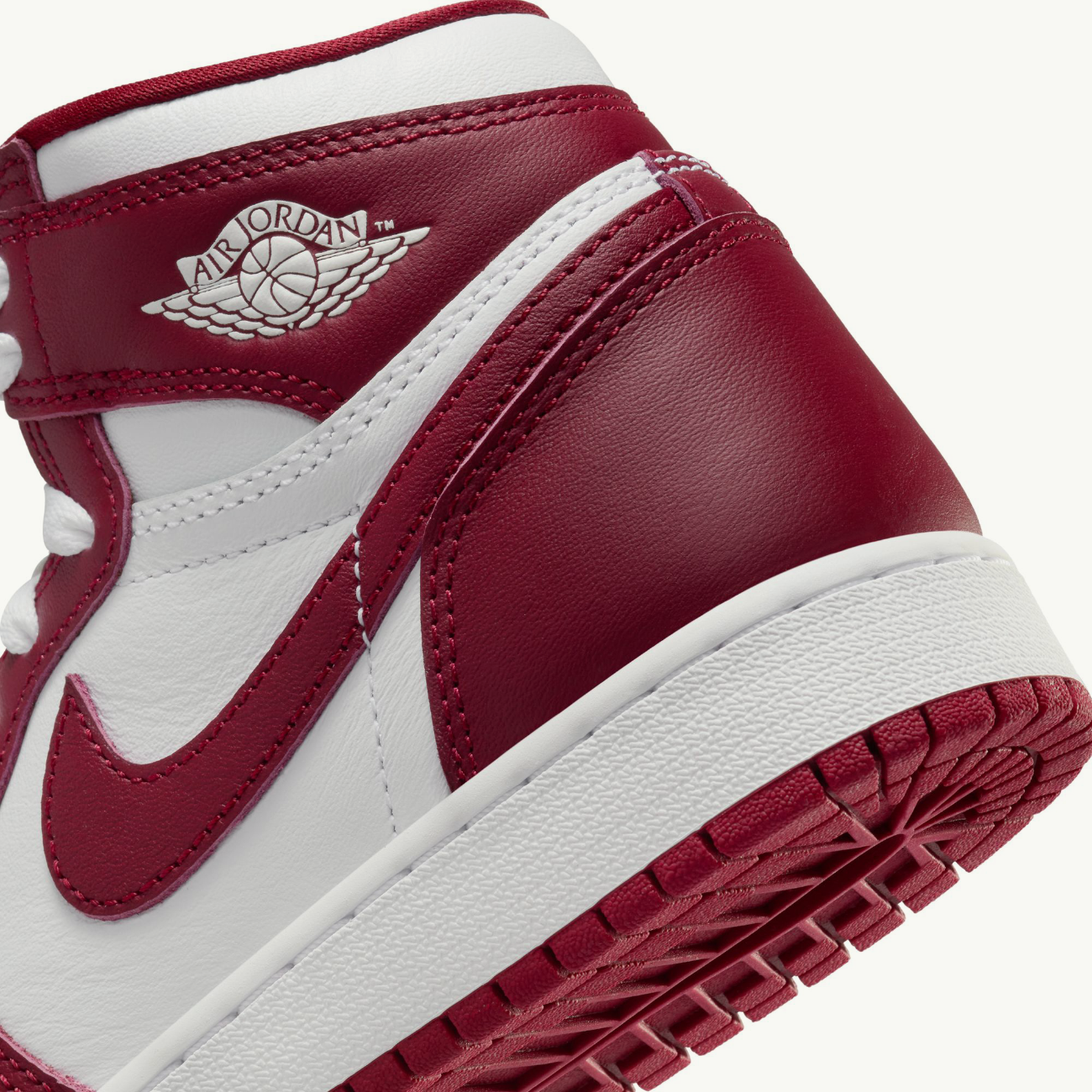 Grade School Air Jordan 1 Retro High OG - 'Artisanal Red'