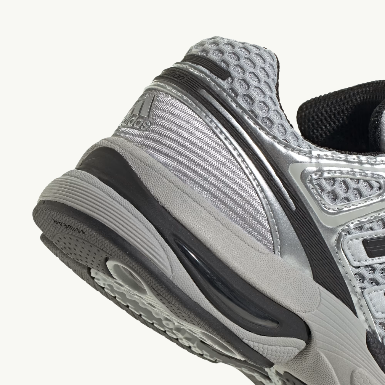 Adistar Control 5 - Grey Two/Core Black /Silver Metallic