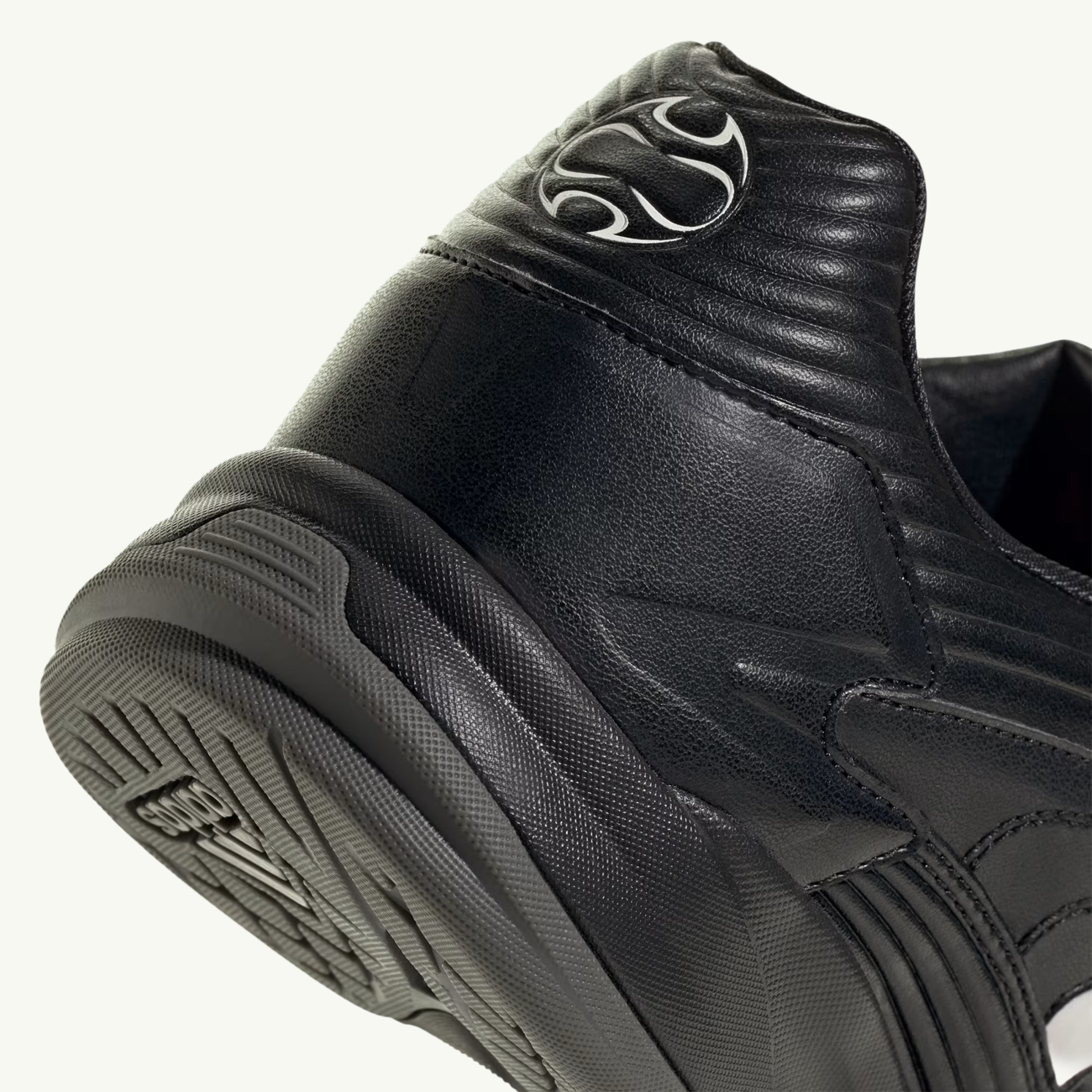 Predator Sala - Core Black/Zero Metalic/Lucid Red