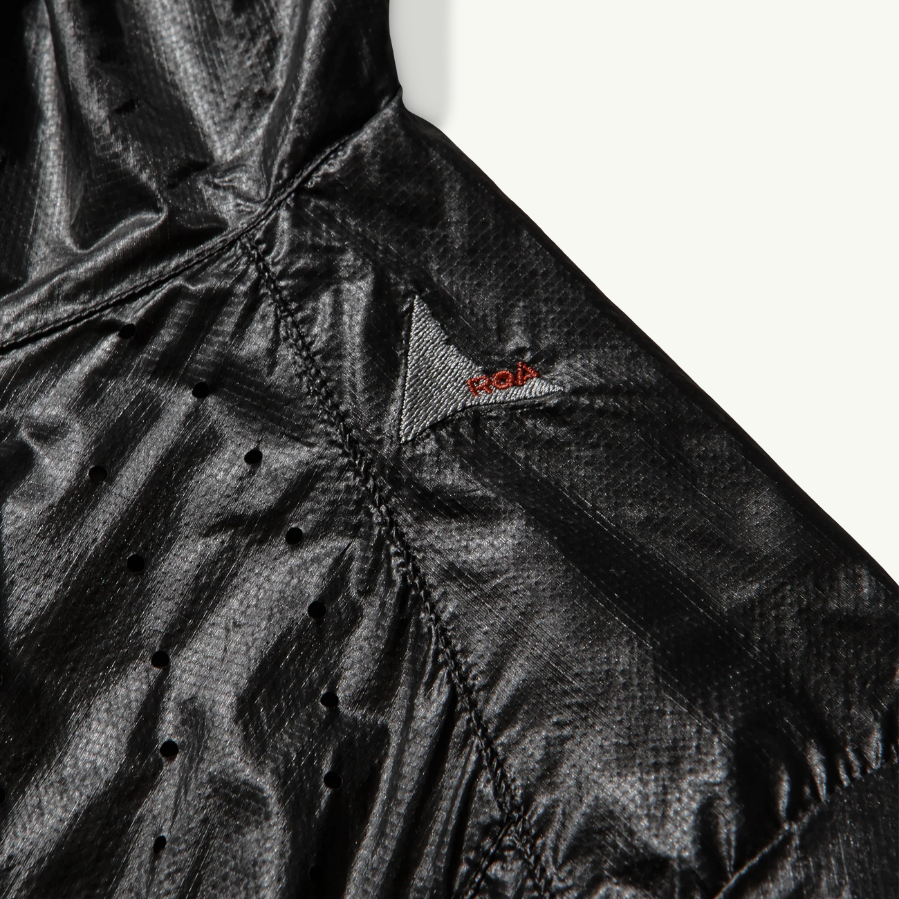 Hue Packable Wind Jacket - Black