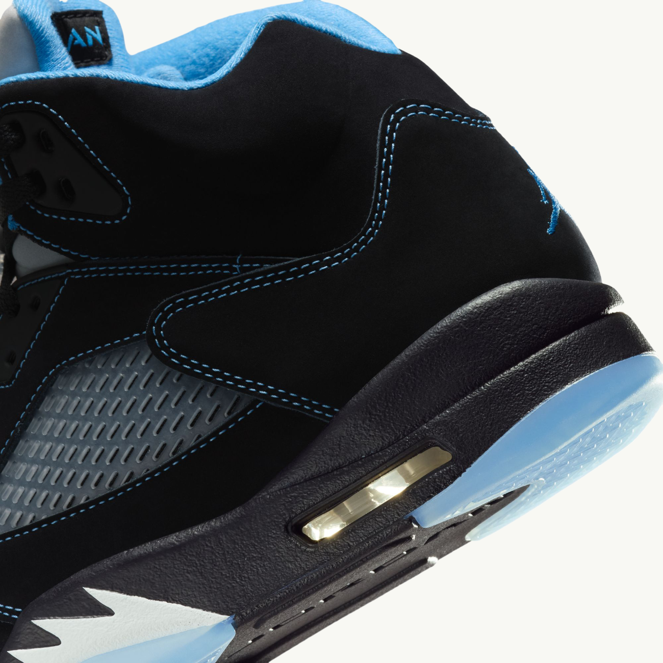 Air Jordan 5 Retro - Black/University Blue